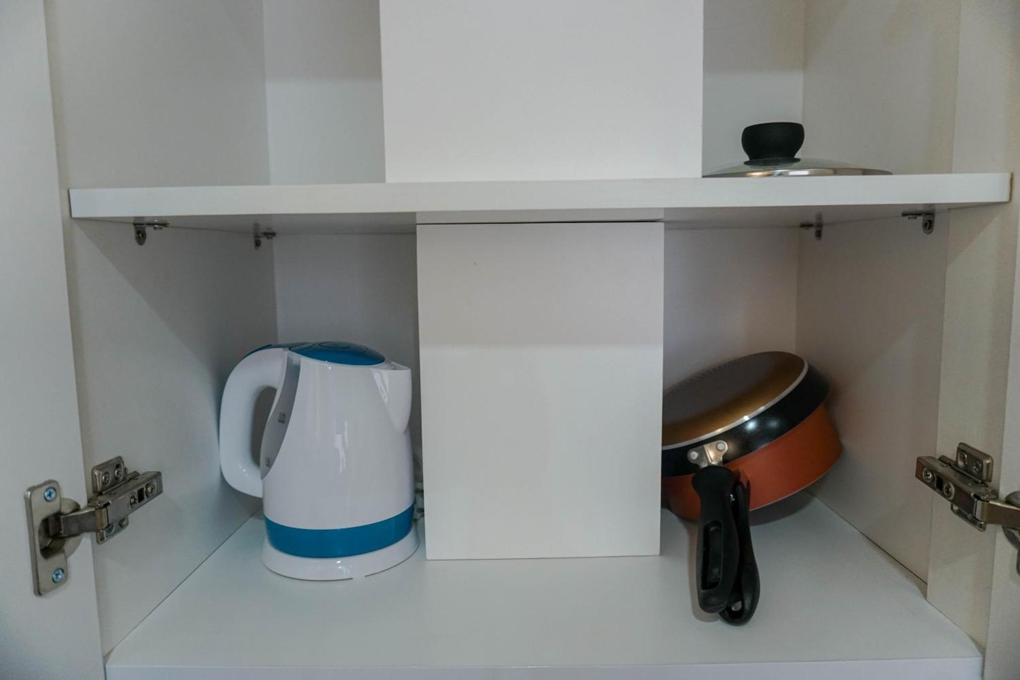 Relaxing 2br At Bassura By Travelio Appartement